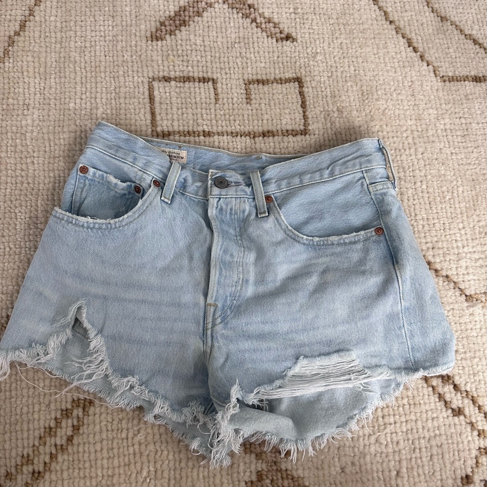 Levis 501 high rise denim shorts - gently worn